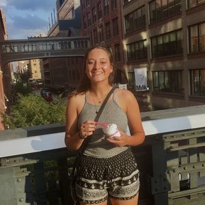 Meet your Posher, Gabriella
